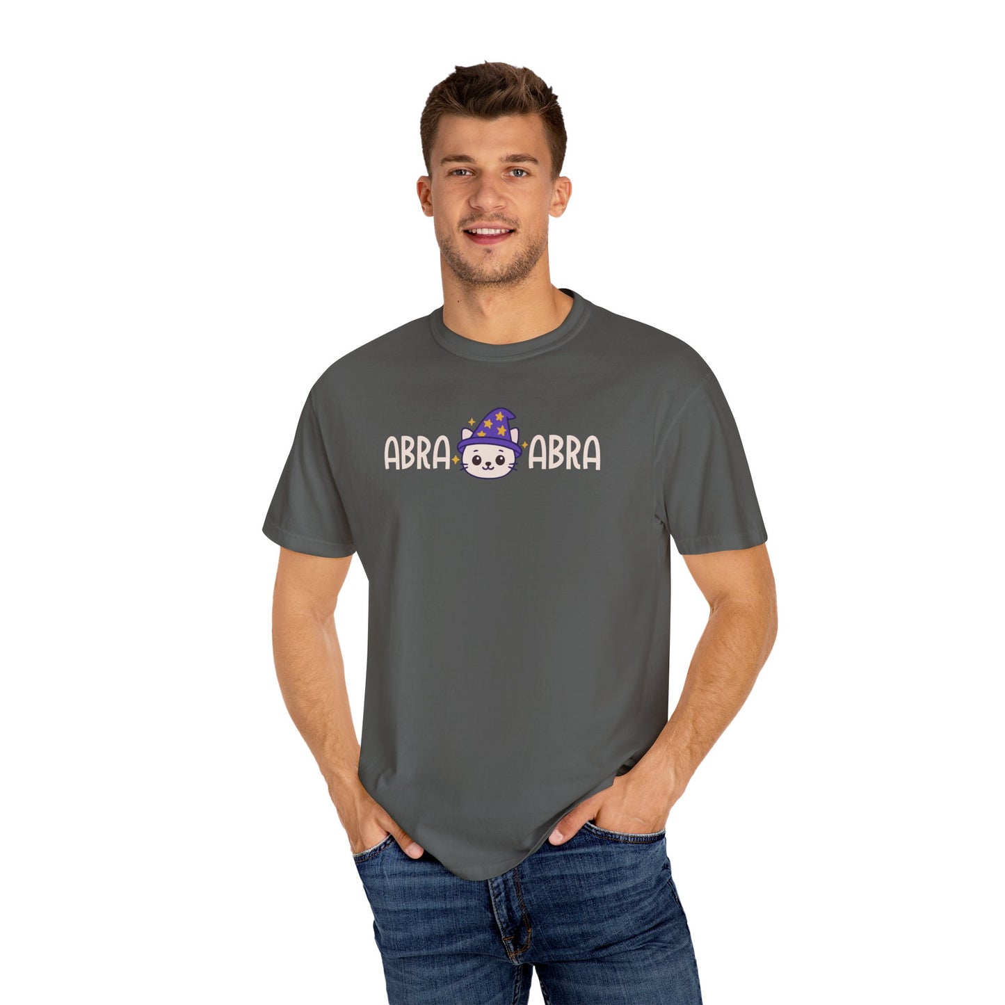 T-Shirt: AbraCatAbra - Funny Wizard Cat Graphic Tee - Magical Unisex Shirt for Cat Lovers, Gamers, Witches & Whimsical Souls