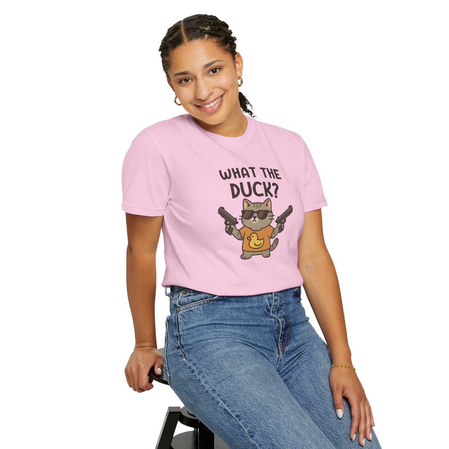 T-Shirt: What The Duck? - Funny Armed Cat Meme Graphic Tee - Humorous Unisex Shirt for Cat Lovers & Internet Humor Fans