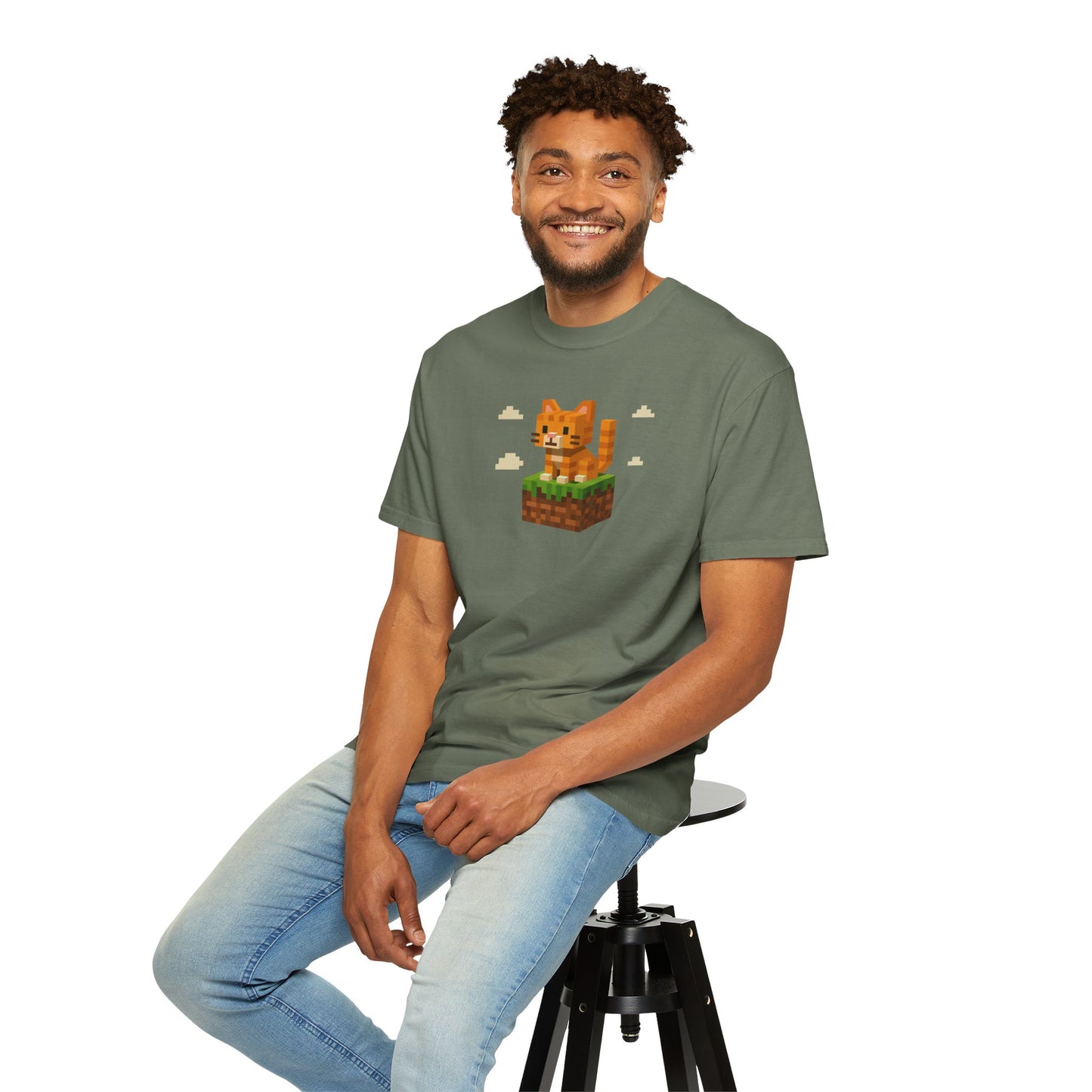 T-Shirt: Pixel Cat - Pixel Style Kitty Graphic Tee - Funny Unisex Shirt for Gamers and Cat Lovers with Retro Vibes
