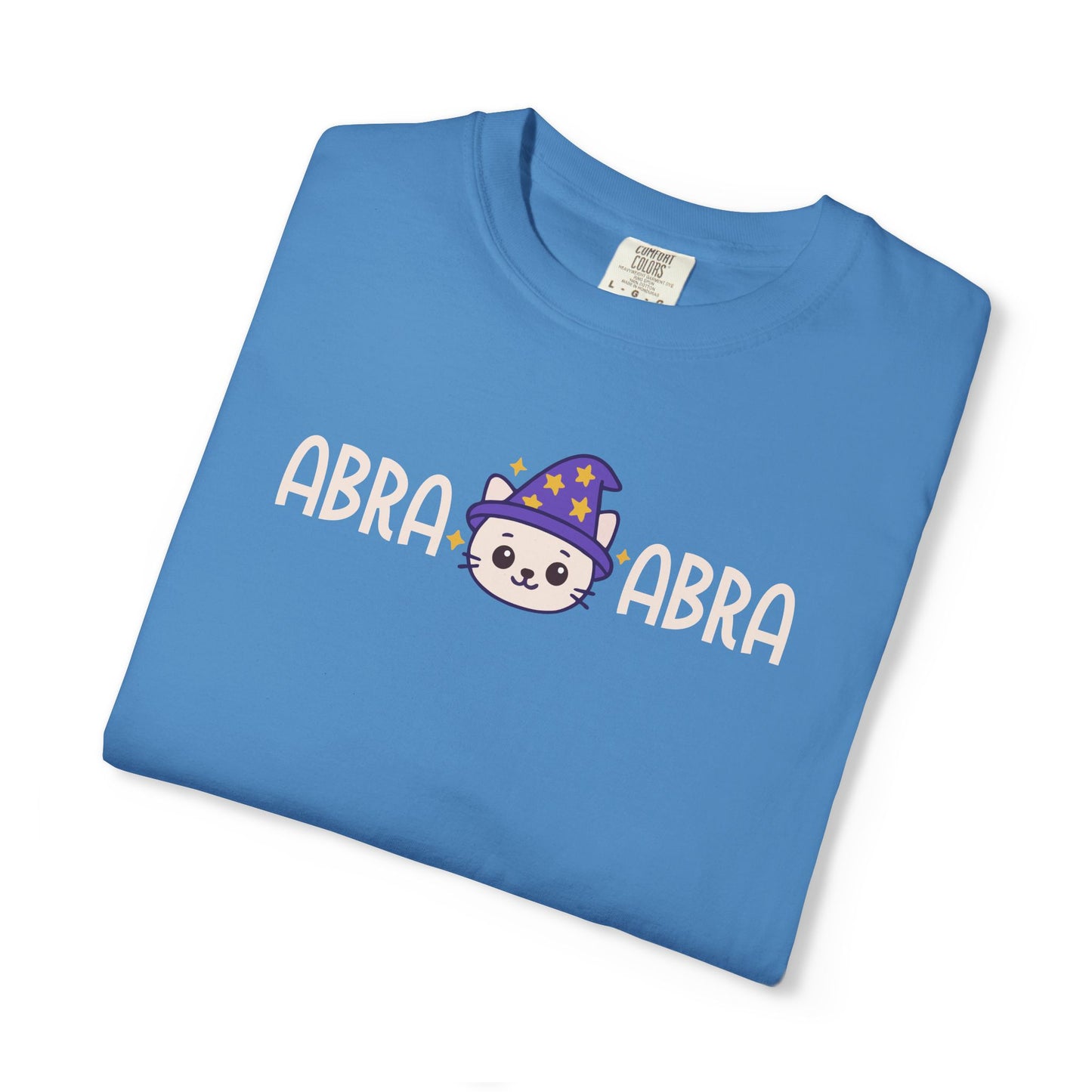 T-Shirt: AbraCatAbra - Funny Wizard Cat Graphic Tee - Magical Unisex Shirt for Cat Lovers, Gamers, Witches & Whimsical Souls