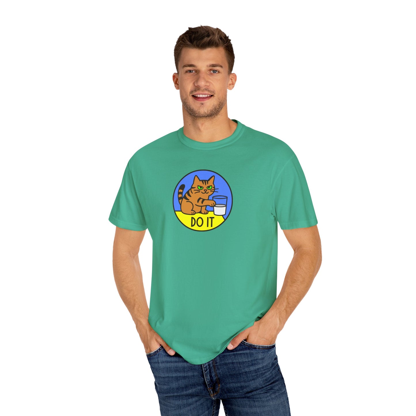 T-Shirt: Do It - Funny Cat Meme Graphic Tee with Kitty and Glass - Mischievous Unisex Shirt for Chaos-Loving Cat People
