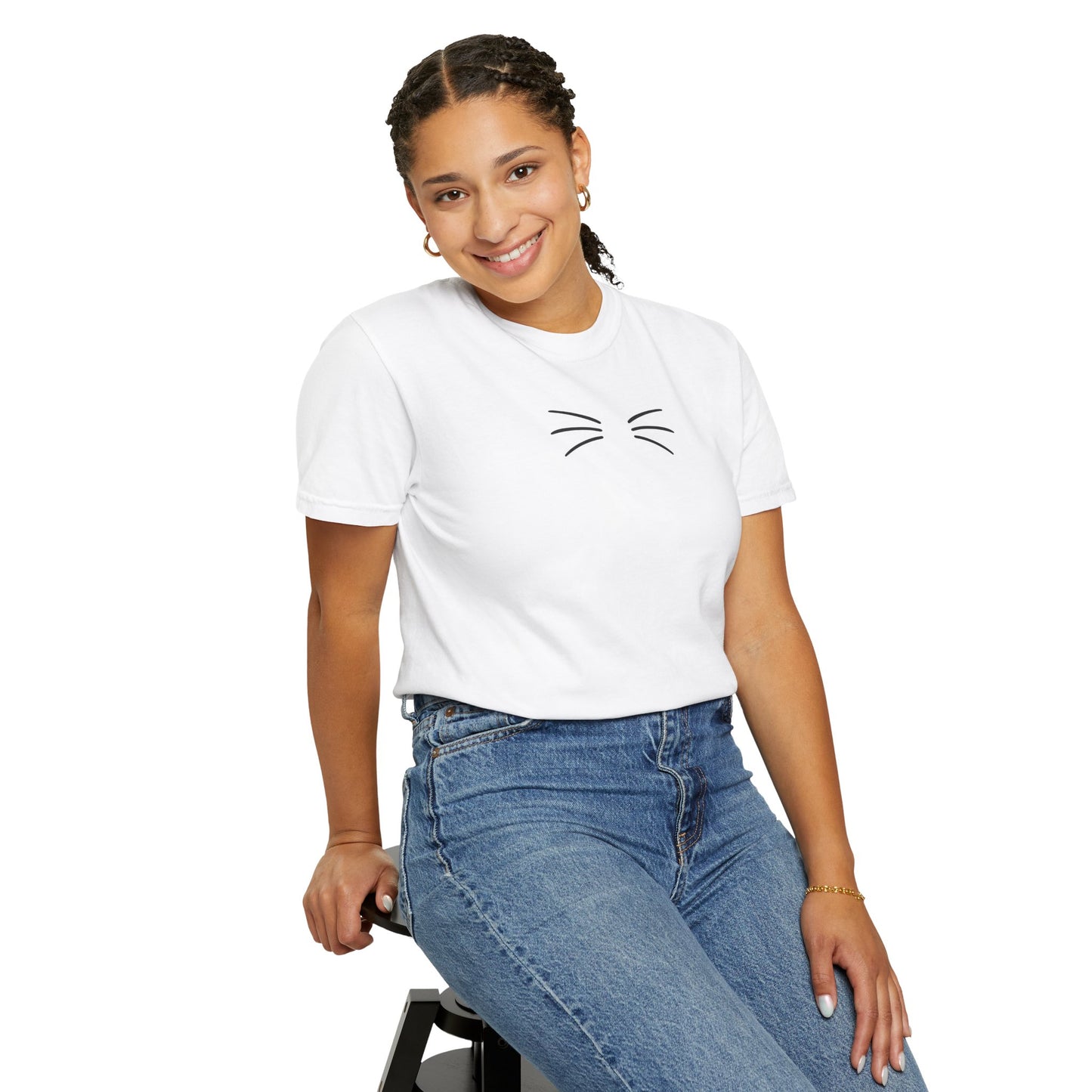 T-Shirt: Just Cat Whiskers – Minimalist Kitty Graphic Tee – Simple Cute Design Unisex Shirt for Everyday Style
