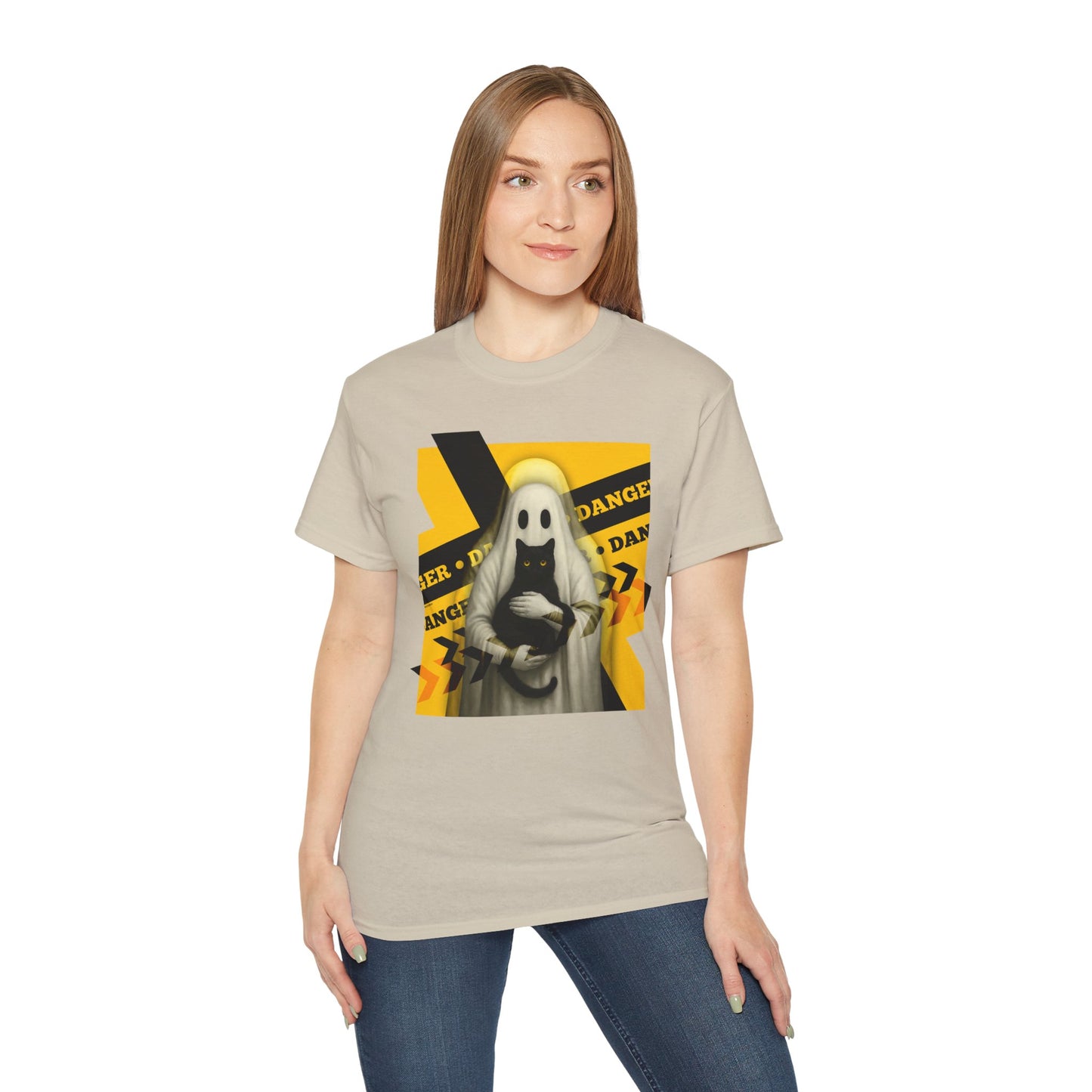 T-Shirt: Danger Cat and Ghost – Spooky Halloween Graphic Tee – Funny Unisex Shirt for Horror Fans