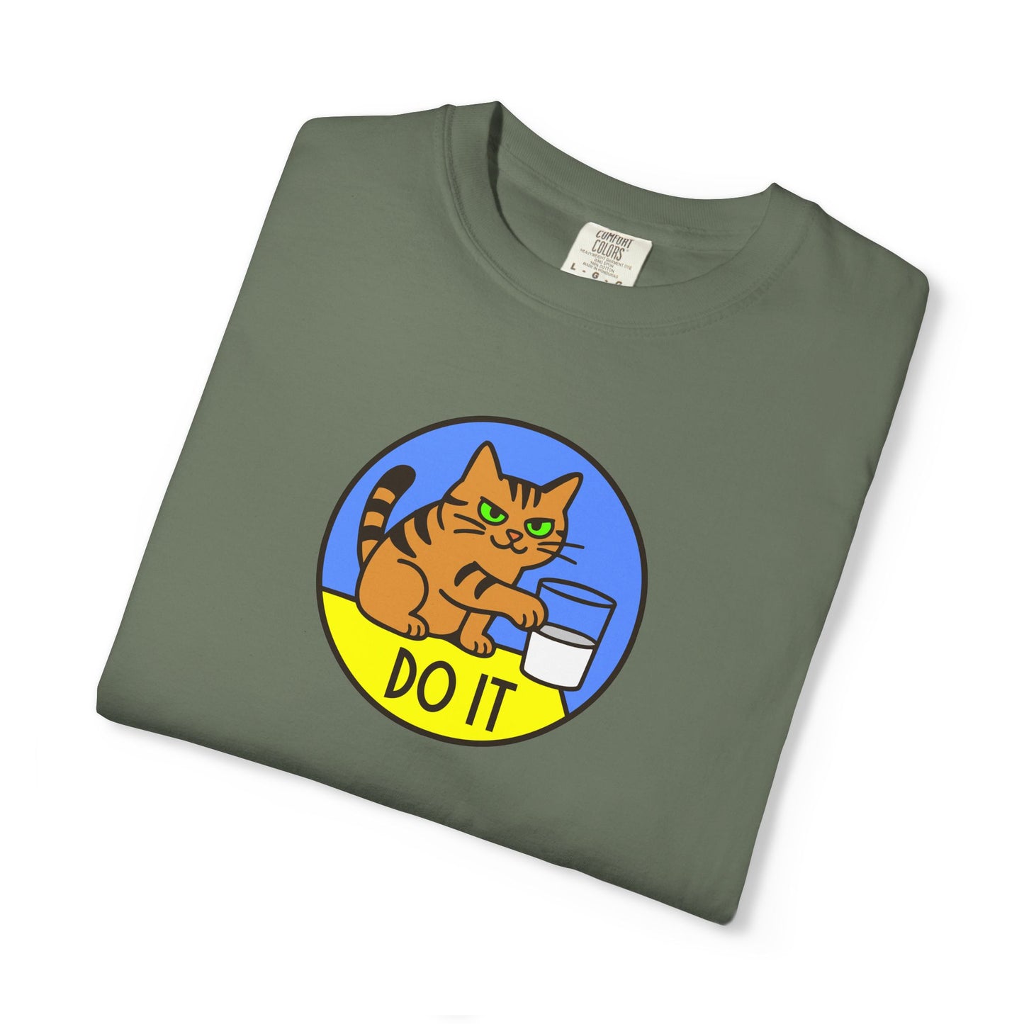 T-Shirt: Do It - Funny Cat Meme Graphic Tee with Kitty and Glass - Mischievous Unisex Shirt for Chaos-Loving Cat People