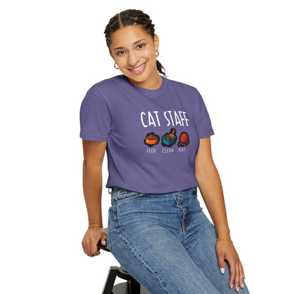T-Shirt: Cat Staff Duties – Funny Pet Parent Graphic Tee – Cute Unisex Shirt Who Serve Their Furry Boss