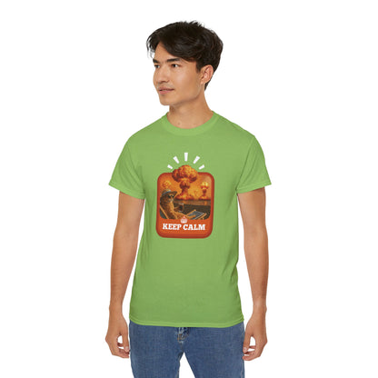 T-Shirt: Keep Calm – Surreal Cat in Chaos Artwork – Funny Apocalypse Parody for Dark Humor Fans