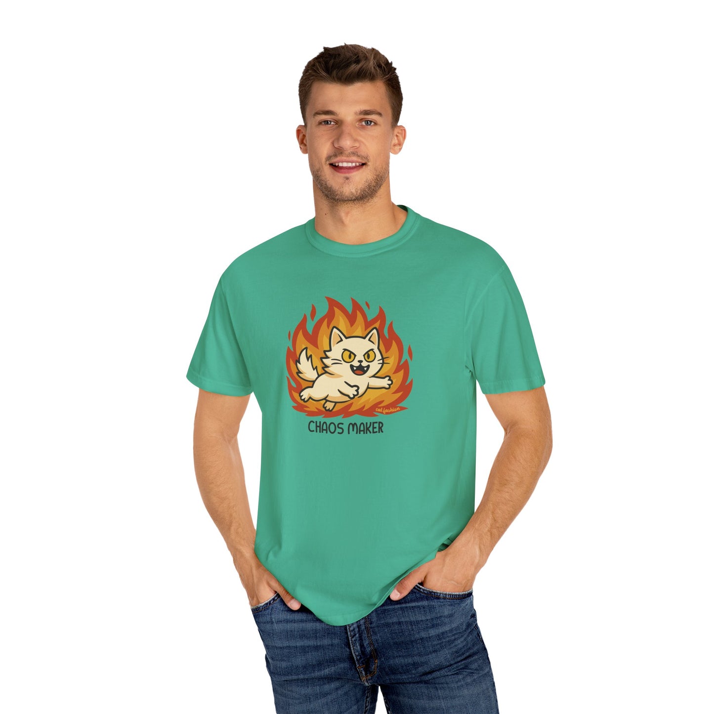 T-Shirt: Chaos Maker – Wild Cat in Flames Graphic Tee – Funny Unisex Shirt for Rebels, Gamers & Agents of Mayhem