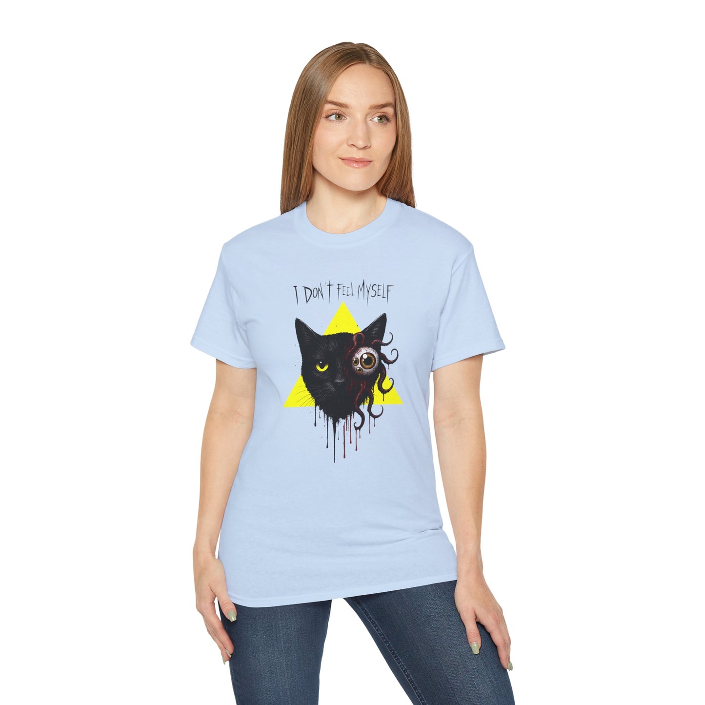 T-Shirt: I Don’t Feel Myself – Alien Horror Cat Graphic Tee – Creepy Gothic Unisex Shirt for Halloween & Sci-Fi Fans