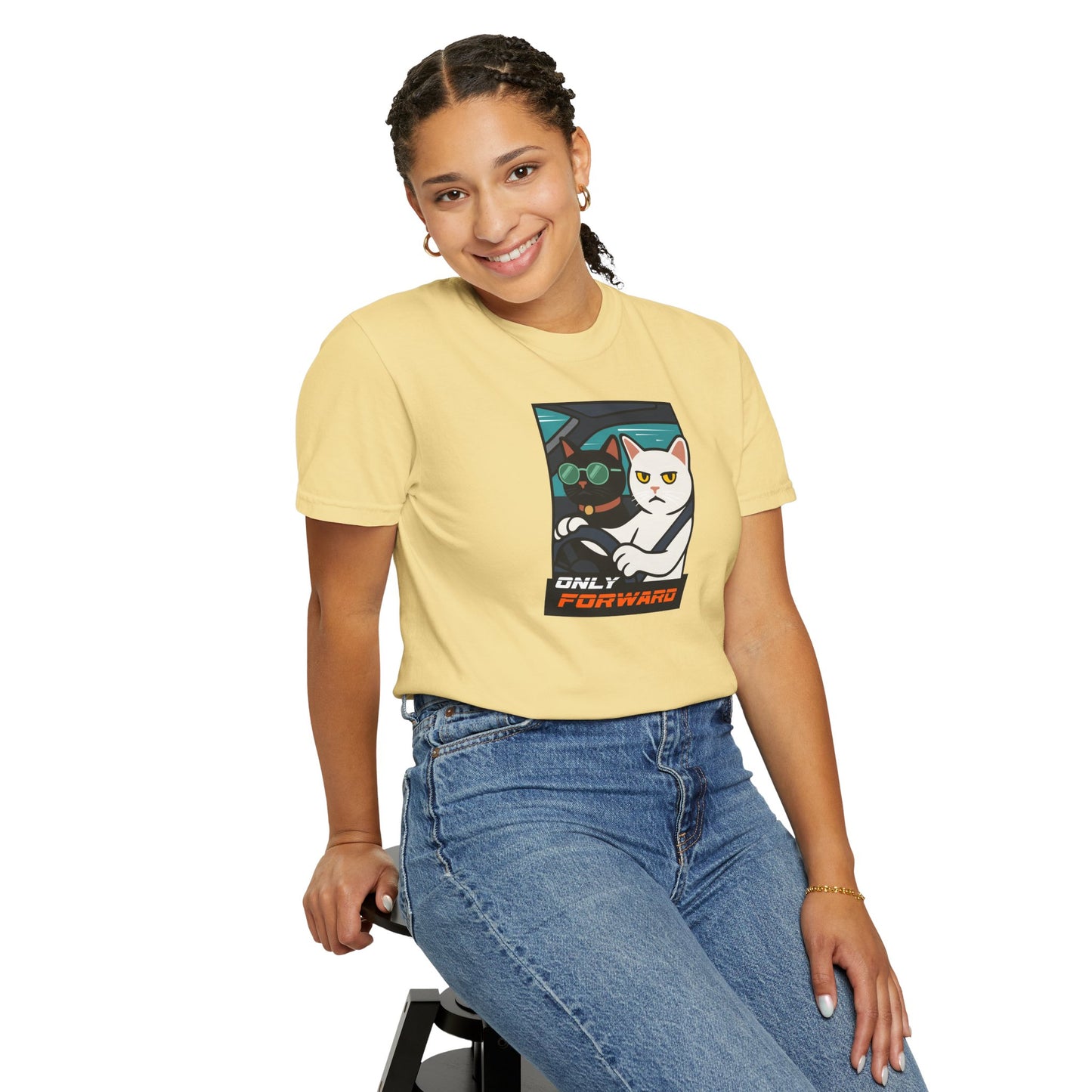 T-Shirt: Only Forward – Funny Cats Driving Graphic Tee – Cool Meme Shirt for Road Trip Fans
