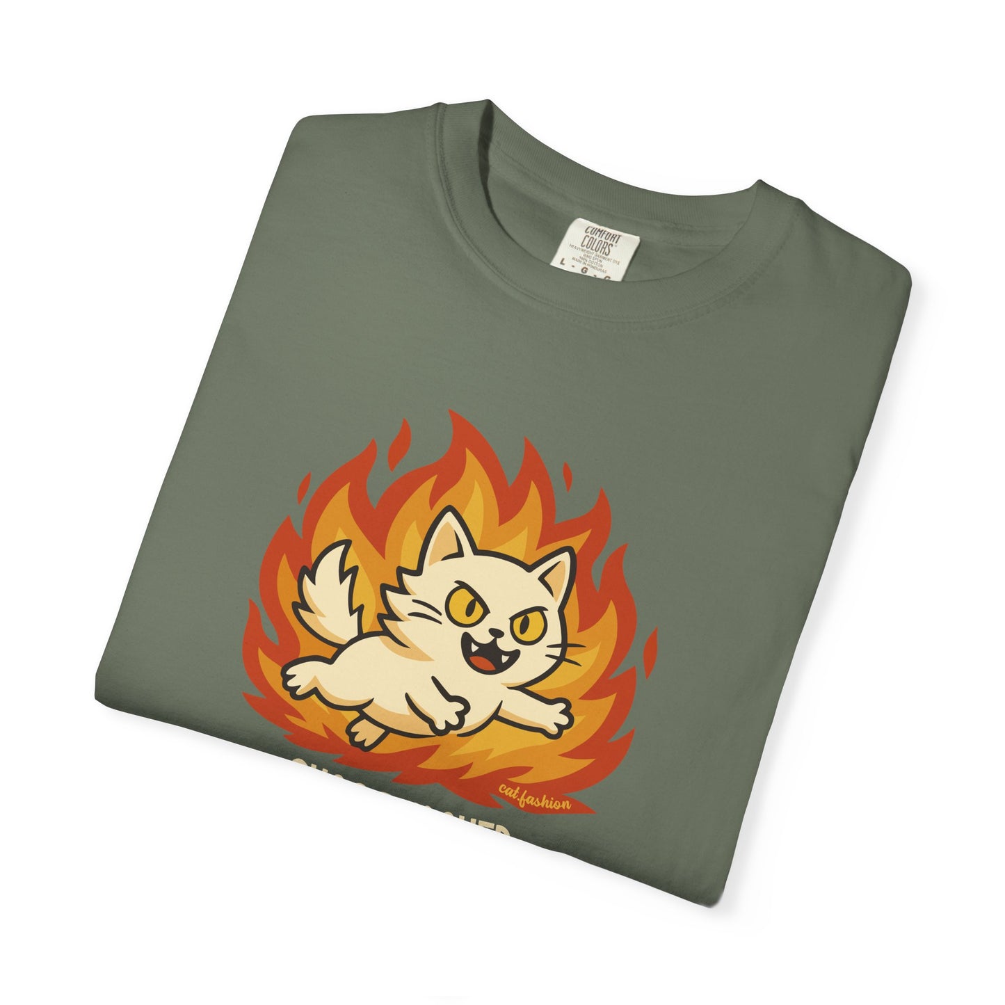 T-Shirt: Chaos Maker – Wild Cat in Flames Graphic Tee – Funny Unisex Shirt for Rebels, Gamers & Agents of Mayhem