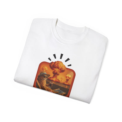 T-Shirt: Keep Calm – Surreal Cat in Chaos Artwork – Funny Apocalypse Parody for Dark Humor Fans