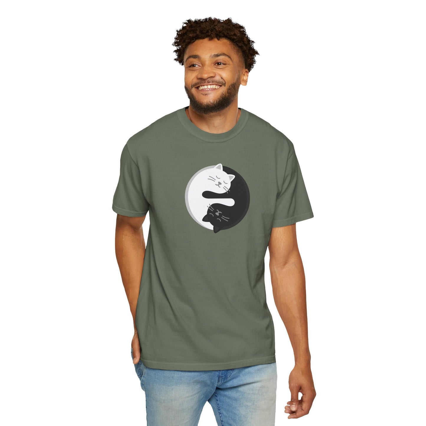 T-Shirt: Yin Yang Cats - Minimalist Zen Kitty Graphic Tee - Cute Black & White Cat Unisex Shirt for Balance and Chill Vibes