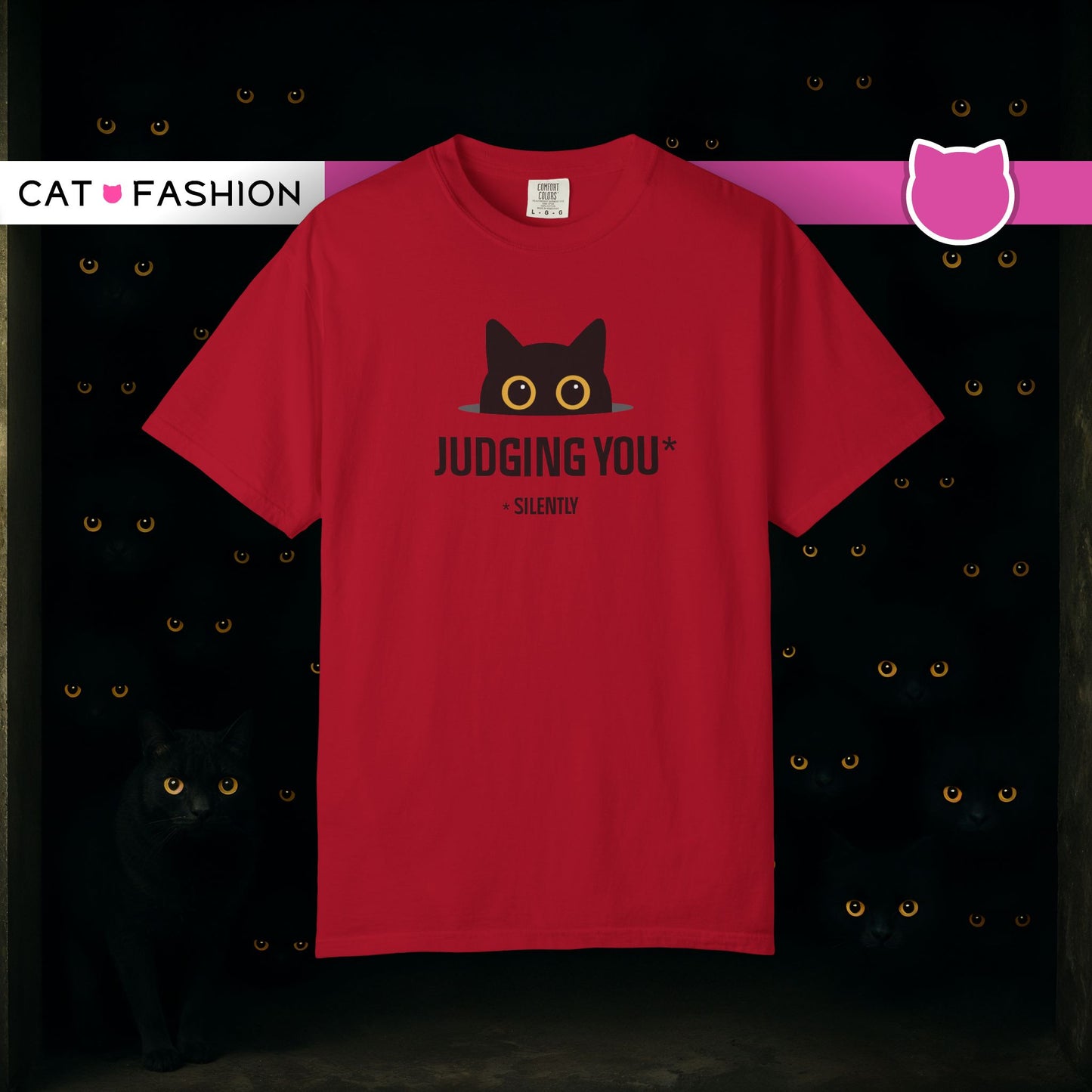 T-Shirt: Judging You. Silently – Funny Black Cat Eyes Graphic Tee – Snarky Unisex Shirt for Introverts & Cat Lovers