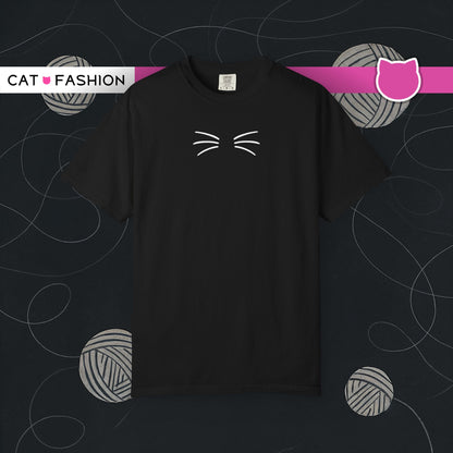 T-Shirt: Just Cat Whiskers – Minimalist Kitty Graphic Tee – Simple Cute Design Unisex Shirt for Everyday Style
