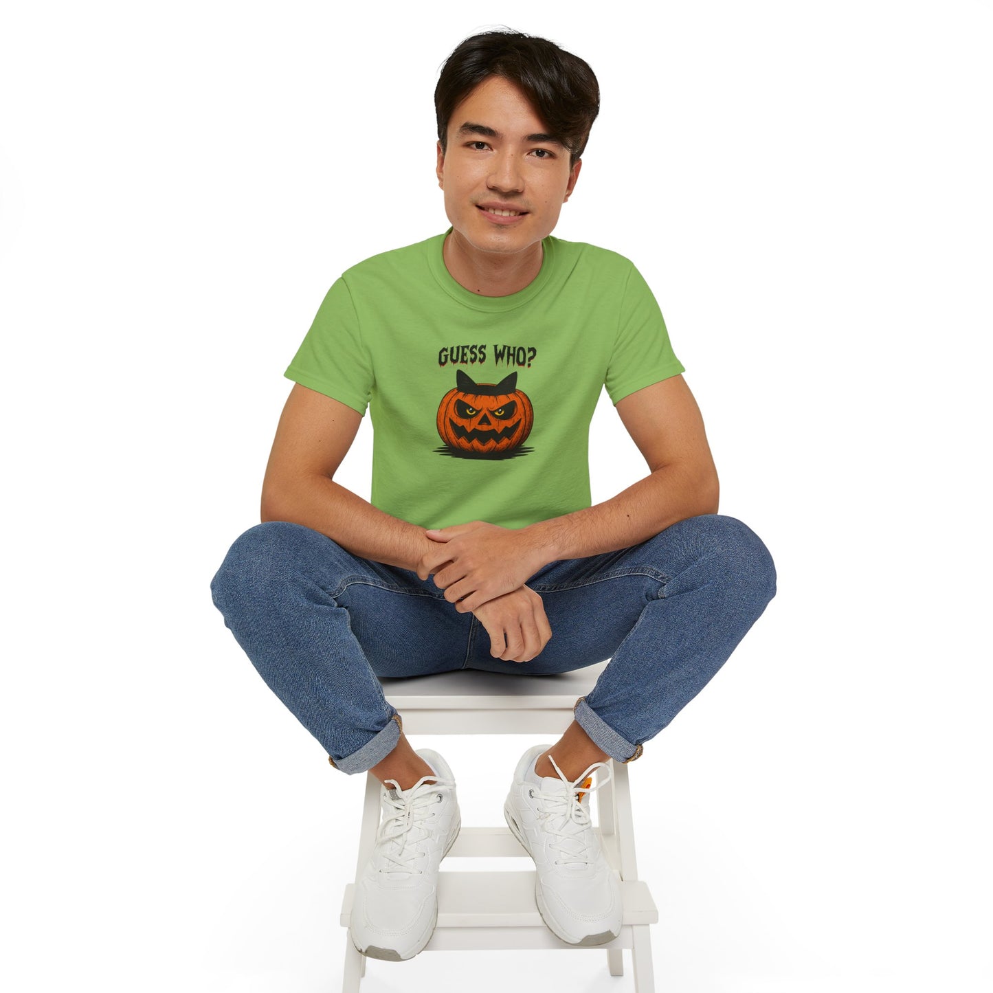T-Shirt: Guess Who? – Halloween Cat Pumpkin Graphic Tee – Spooky Funny Unisex Shirt for Scary Season