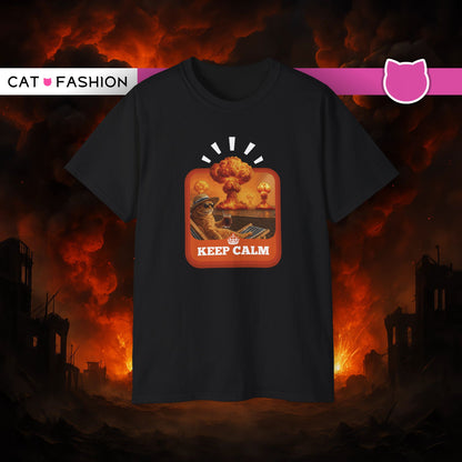 T-Shirt: Keep Calm – Surreal Cat in Chaos Artwork – Funny Apocalypse Parody for Dark Humor Fans
