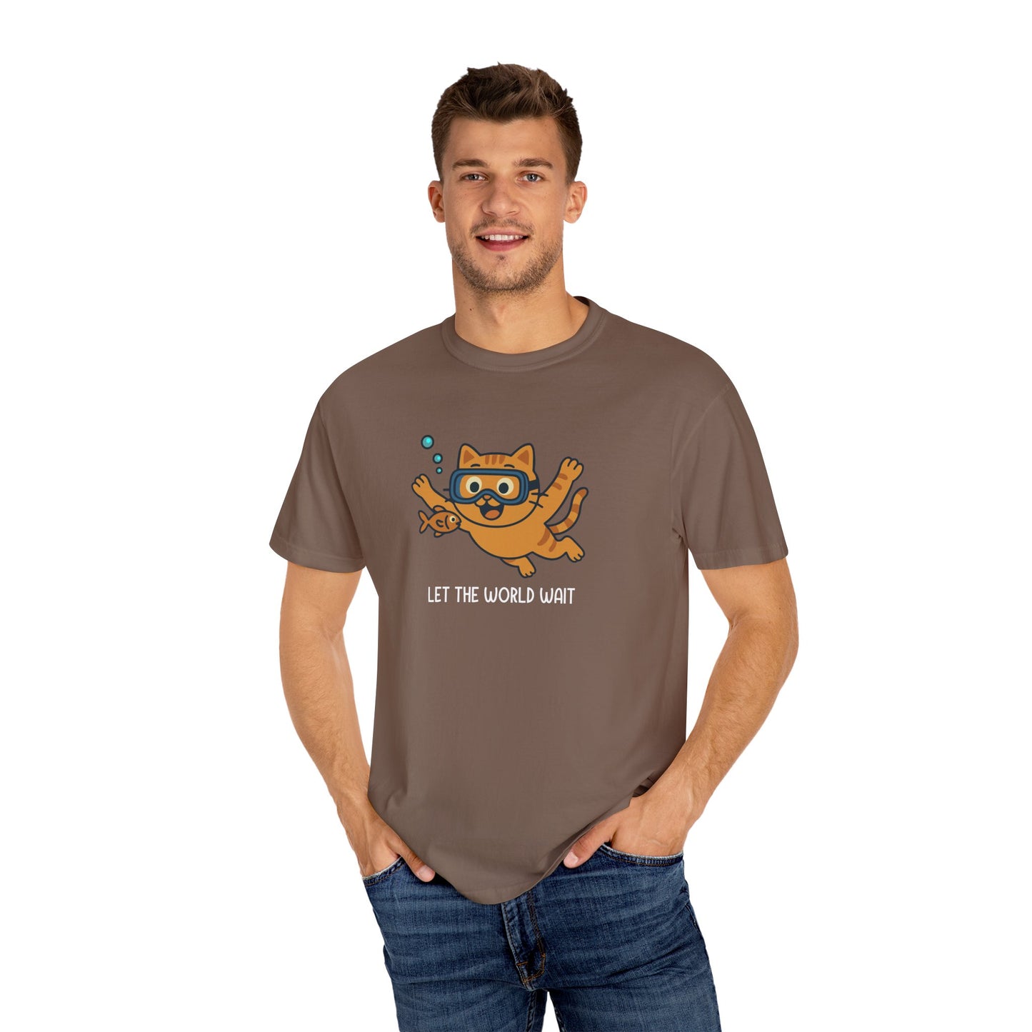 T-Shirt: Let The World Wait - Funny Swimming Cat Graphic Tee - Cute Unisex Shirt for Cat Lovers & Chill Vibes