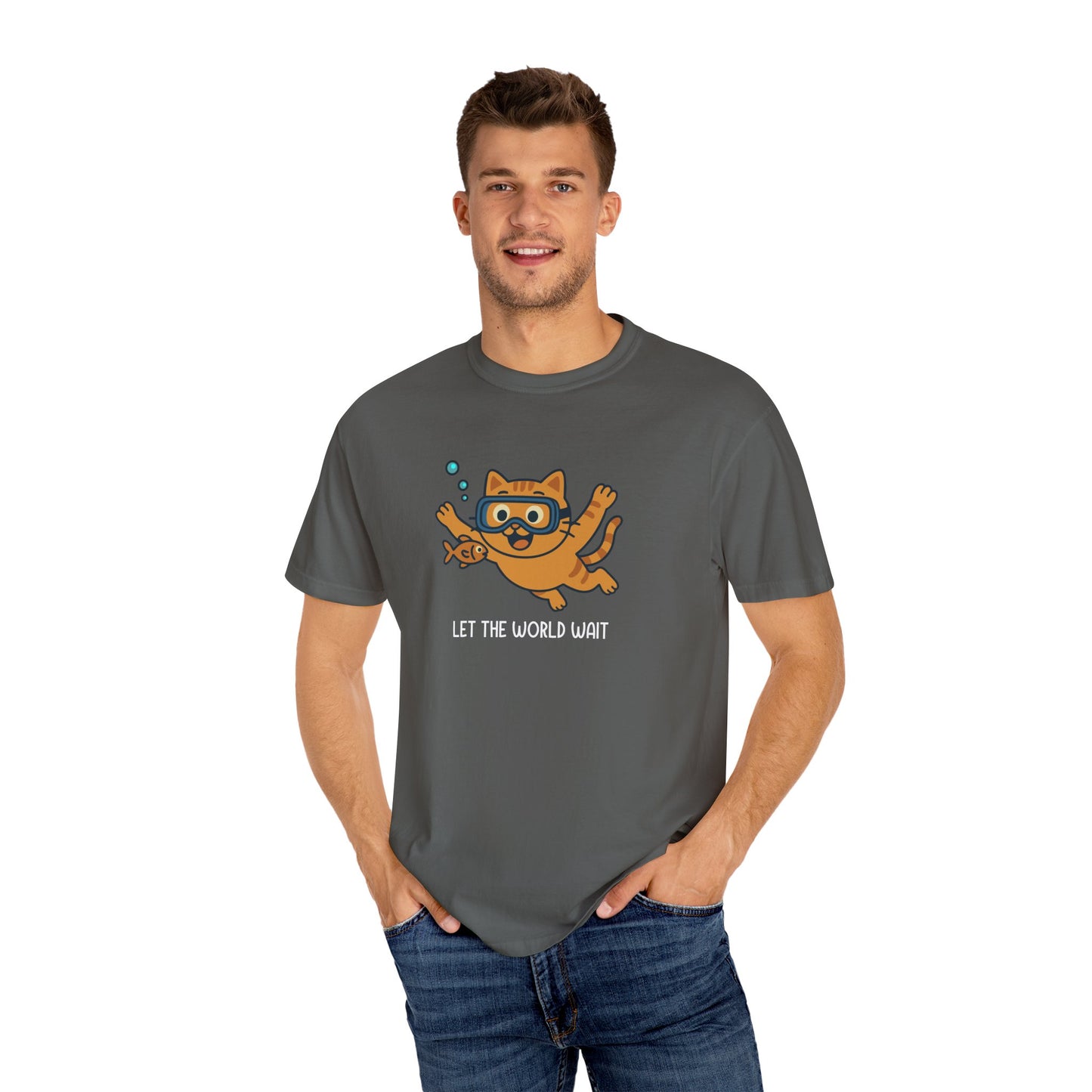 T-Shirt: Let The World Wait - Funny Swimming Cat Graphic Tee - Cute Unisex Shirt for Cat Lovers & Chill Vibes