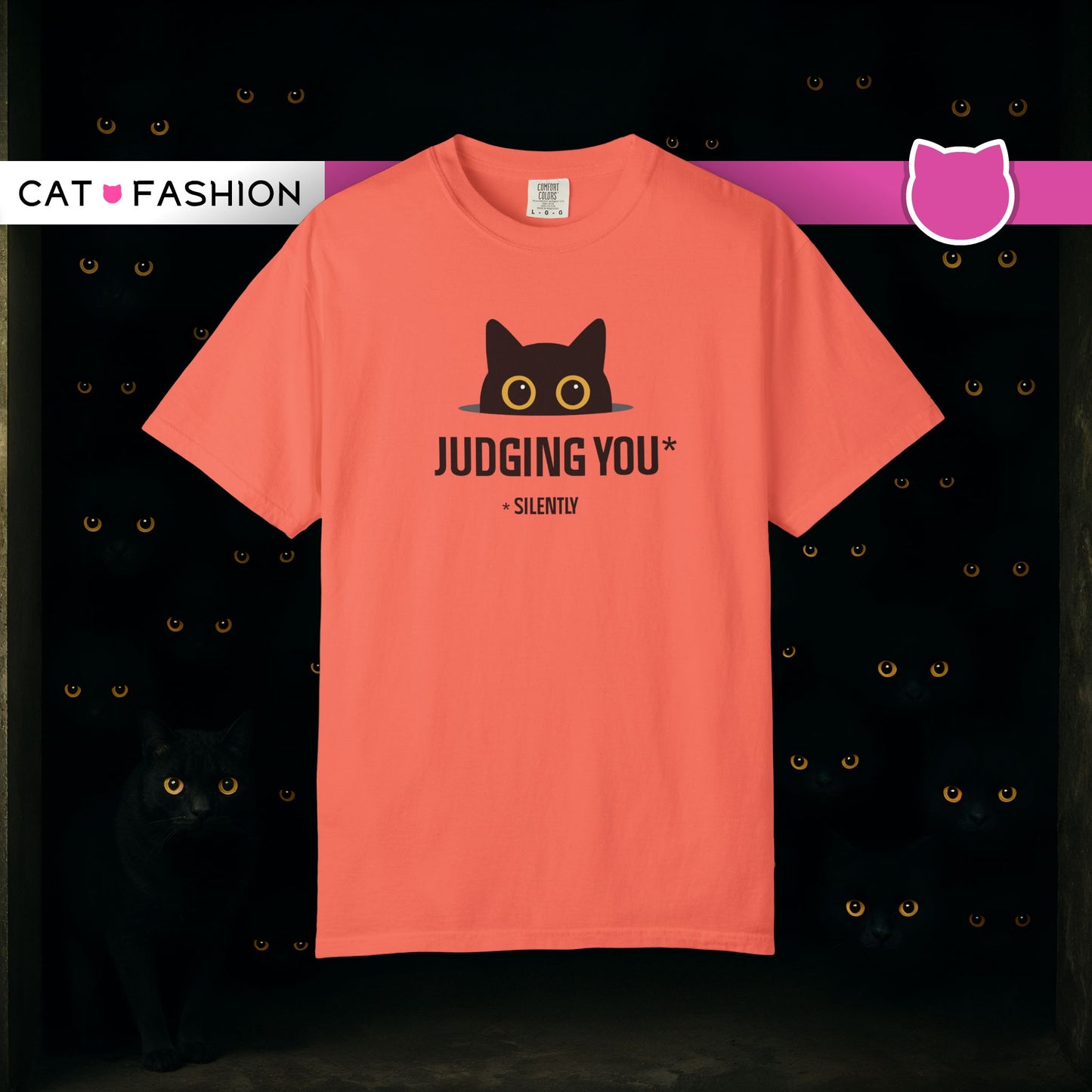 T-Shirt: Judging You. Silently – Funny Black Cat Eyes Graphic Tee – Snarky Unisex Shirt for Introverts & Cat Lovers
