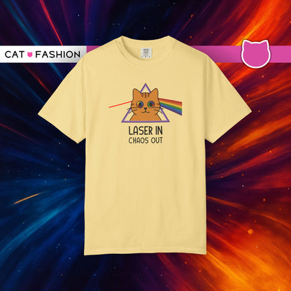 T-Shirt: Laser In - Chaos Out Cat Tee - Funny Rainbow Triangle Meme Shirt - Unisex Graphic Top for Nerds, Gamers and Cat People