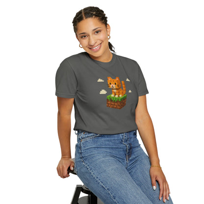 T-Shirt: Pixel Cat - Pixel Style Kitty Graphic Tee - Funny Unisex Shirt for Gamers and Cat Lovers with Retro Vibes