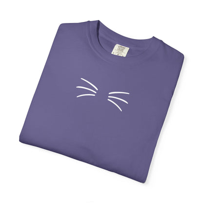T-Shirt: Just Cat Whiskers – Minimalist Kitty Graphic Tee – Simple Cute Design Unisex Shirt for Everyday Style