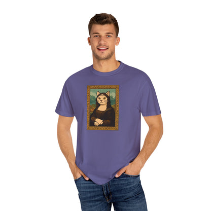 T-Shirt: Meow Mona Lisa - Cat Art Parody Graphic Tee - Leonardo da Vinci-Inspired Unisex Shirt for Cat Lovers and Art Fans