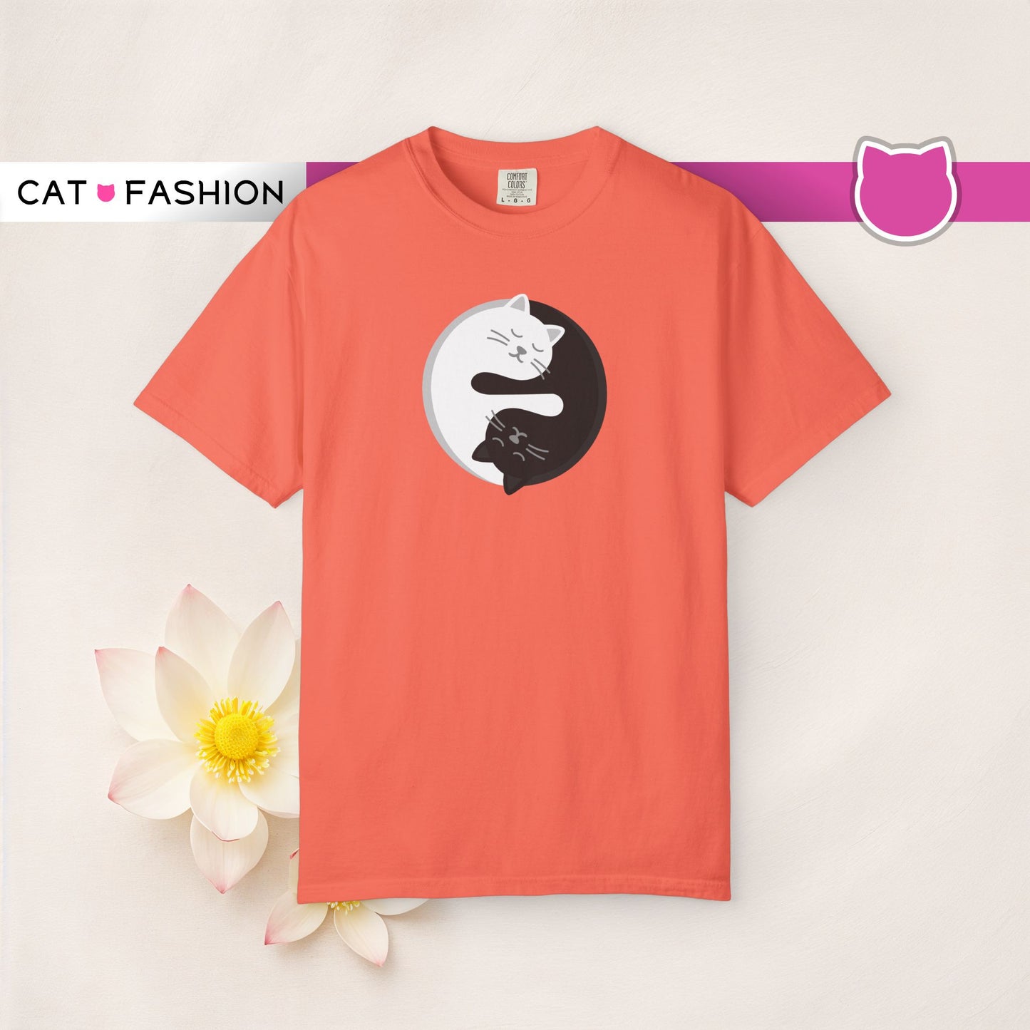 T-Shirt: Yin Yang Cats - Minimalist Zen Kitty Graphic Tee - Cute Black & White Cat Unisex Shirt for Balance and Chill Vibes