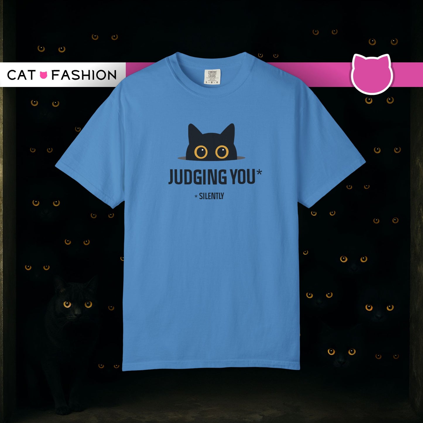 T-Shirt: Judging You. Silently – Funny Black Cat Eyes Graphic Tee – Snarky Unisex Shirt for Introverts & Cat Lovers