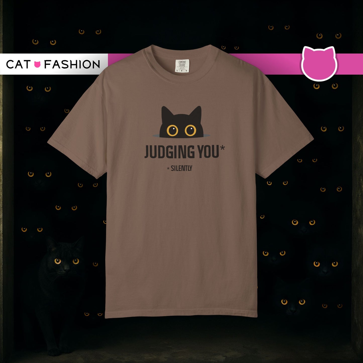 T-Shirt: Judging You. Silently – Funny Black Cat Eyes Graphic Tee – Snarky Unisex Shirt for Introverts & Cat Lovers