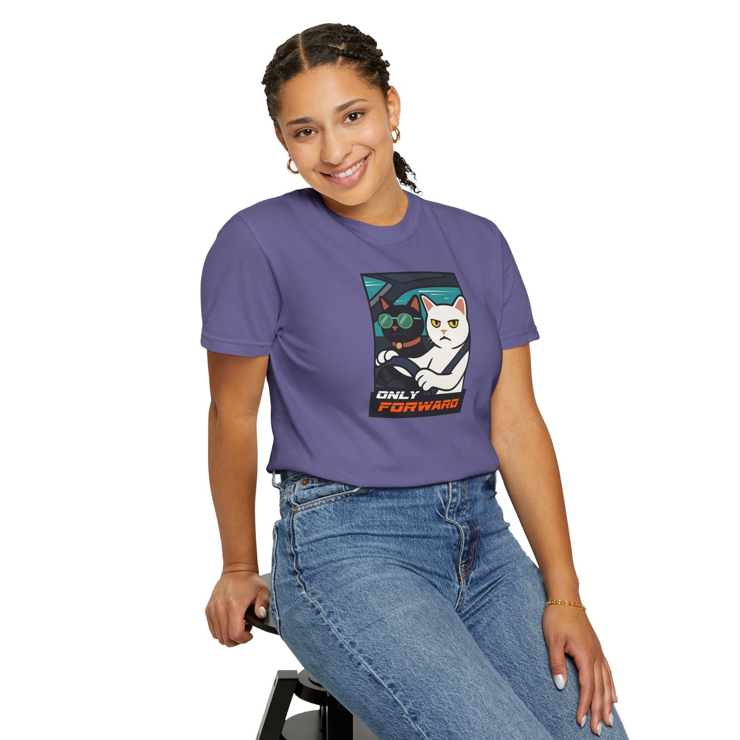 T-Shirt: Only Forward – Funny Cats Driving Graphic Tee – Cool Meme Shirt for Road Trip Fans