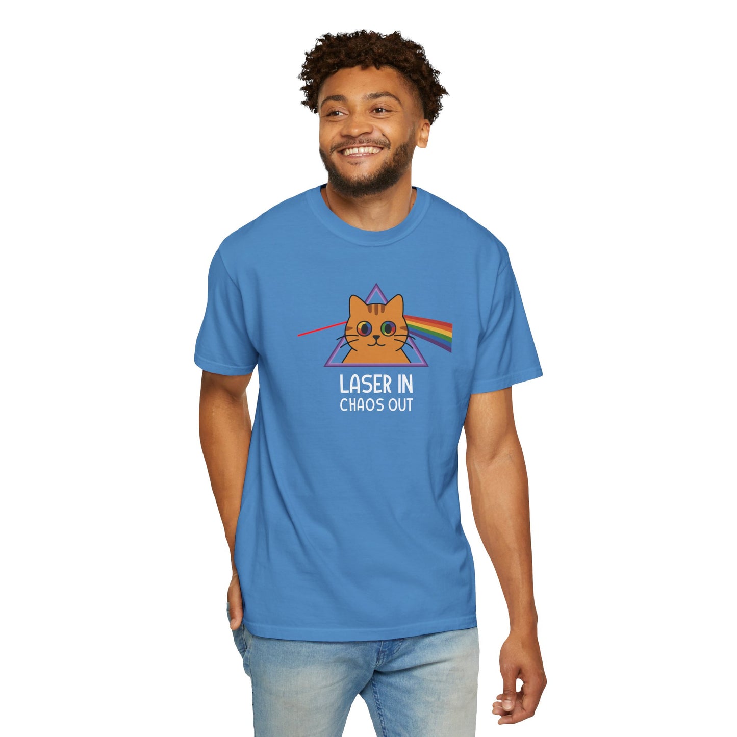 T-Shirt: Laser In - Chaos Out Cat Tee - Funny Rainbow Triangle Meme Shirt - Unisex Graphic Top for Nerds, Gamers and Cat People