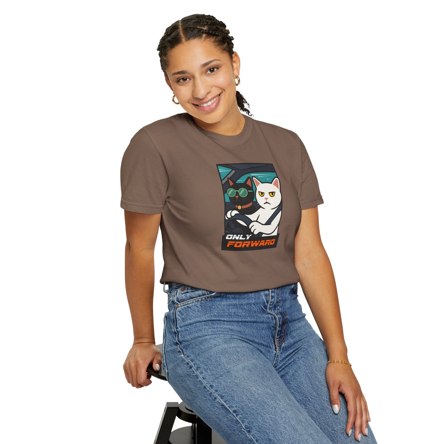 T-Shirt: Only Forward – Funny Cats Driving Graphic Tee – Cool Meme Shirt for Road Trip Fans