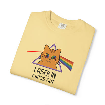 T-Shirt: Laser In - Chaos Out Cat Tee - Funny Rainbow Triangle Meme Shirt - Unisex Graphic Top for Nerds, Gamers and Cat People
