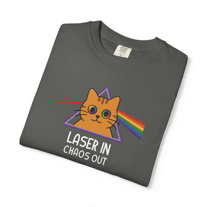 T-Shirt: Laser In - Chaos Out Cat Tee - Funny Rainbow Triangle Meme Shirt - Unisex Graphic Top for Nerds, Gamers and Cat People