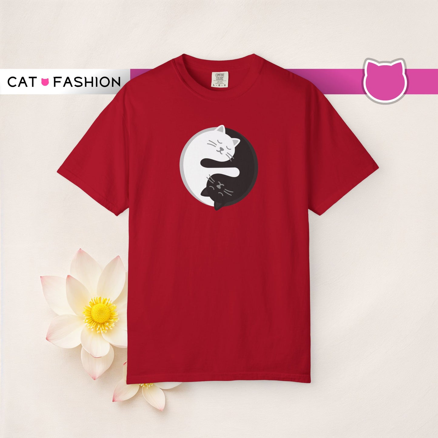 T-Shirt: Yin Yang Cats - Minimalist Zen Kitty Graphic Tee - Cute Black & White Cat Unisex Shirt for Balance and Chill Vibes