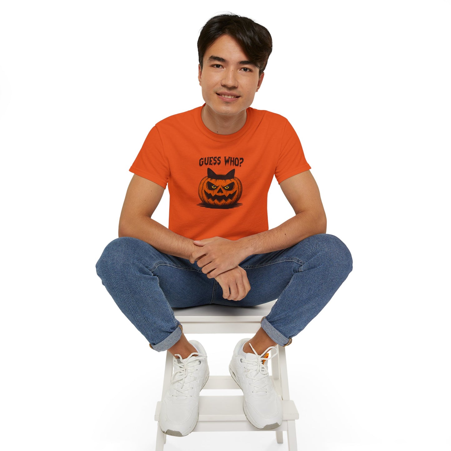 T-Shirt: Guess Who? – Halloween Cat Pumpkin Graphic Tee – Spooky Funny Unisex Shirt for Scary Season