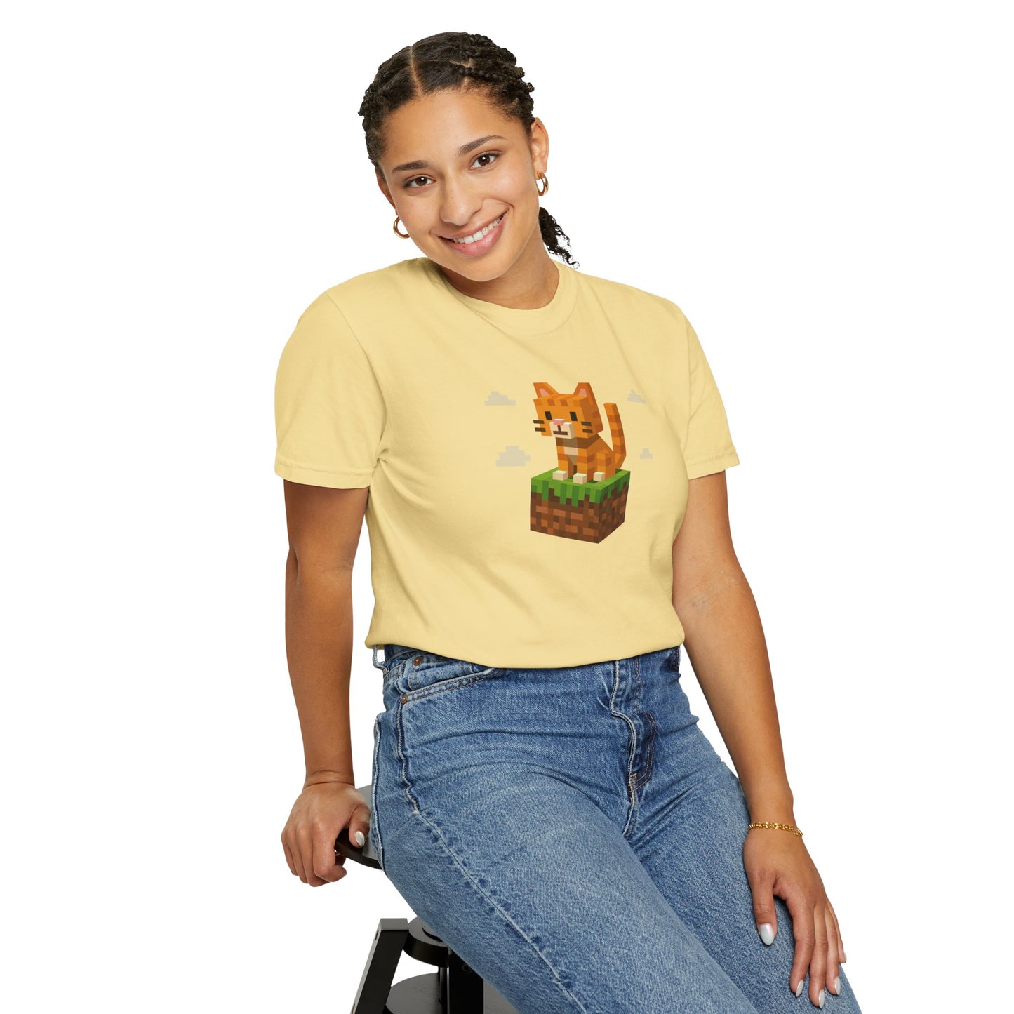 T-Shirt: Pixel Cat - Pixel Style Kitty Graphic Tee - Funny Unisex Shirt for Gamers and Cat Lovers with Retro Vibes
