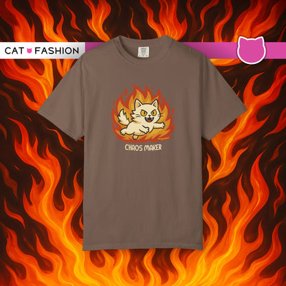T-Shirt: Chaos Maker – Wild Cat in Flames Graphic Tee – Funny Unisex Shirt for Rebels, Gamers & Agents of Mayhem