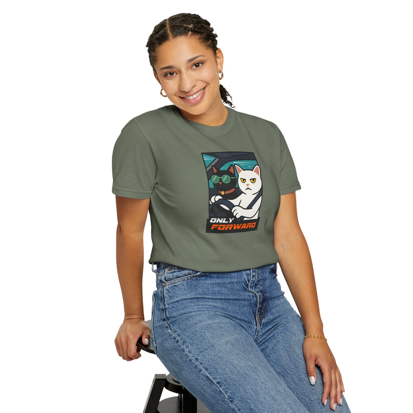T-Shirt: Only Forward – Funny Cats Driving Graphic Tee – Cool Meme Shirt for Road Trip Fans