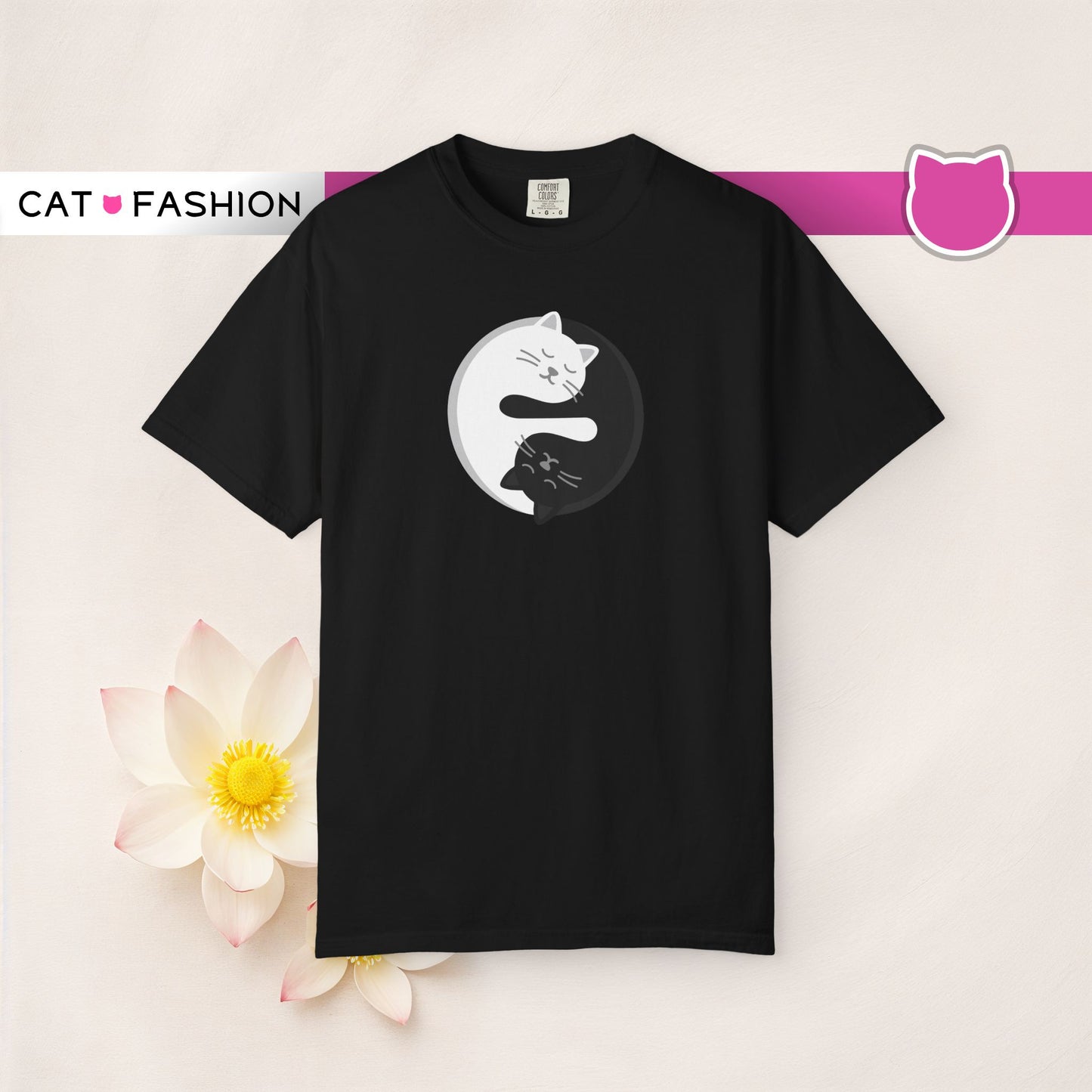 T-Shirt: Yin Yang Cats - Minimalist Zen Kitty Graphic Tee - Cute Black & White Cat Unisex Shirt for Balance and Chill Vibes