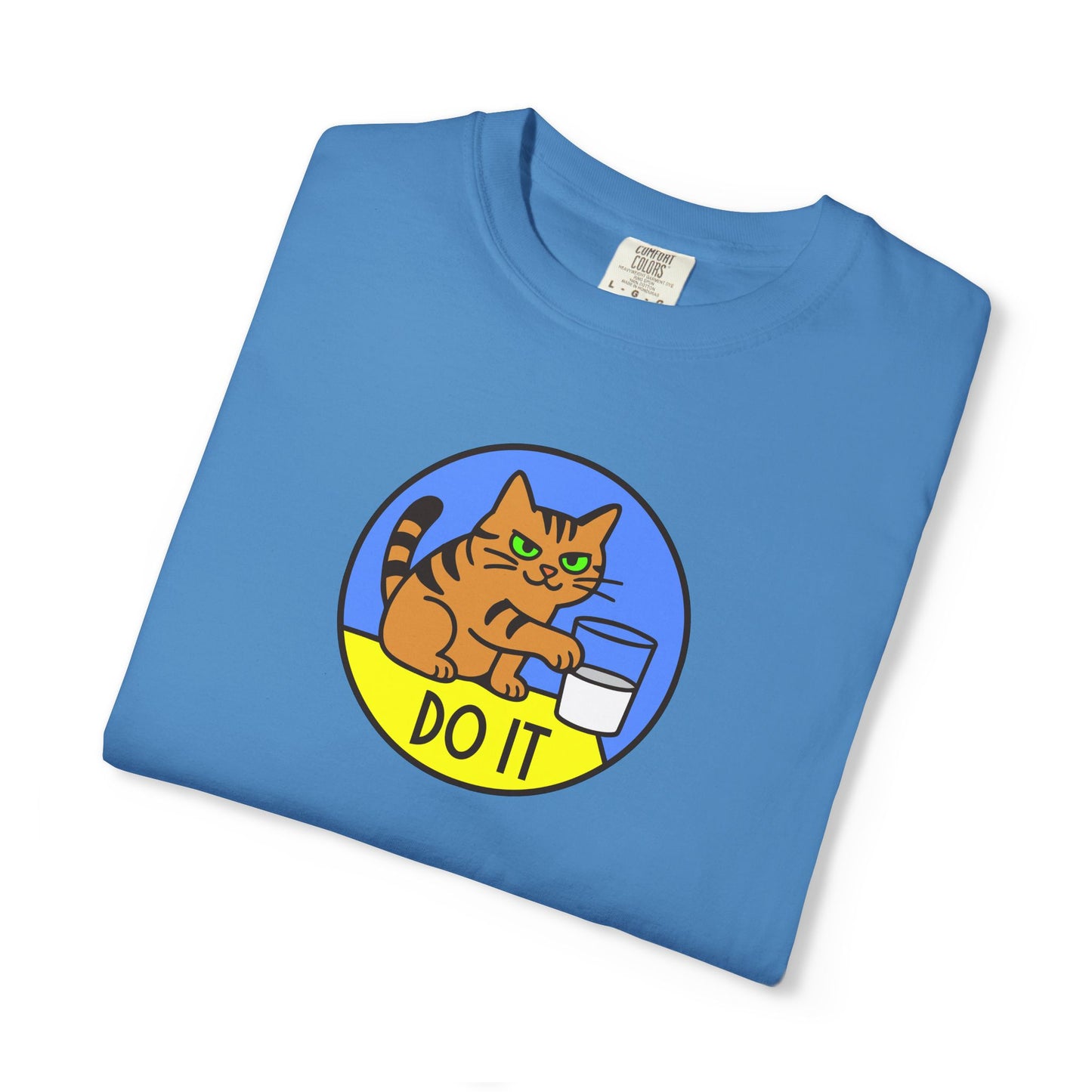 T-Shirt: Do It - Funny Cat Meme Graphic Tee with Kitty and Glass - Mischievous Unisex Shirt for Chaos-Loving Cat People