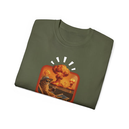 T-Shirt: Keep Calm – Surreal Cat in Chaos Artwork – Funny Apocalypse Parody for Dark Humor Fans