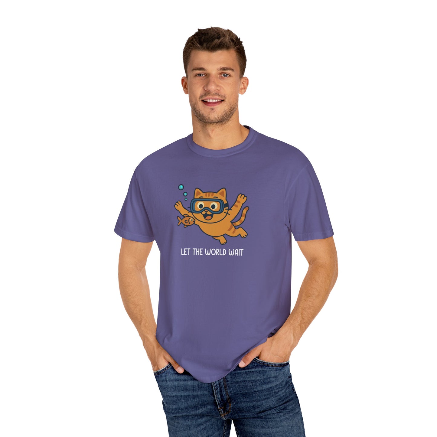 T-Shirt: Let The World Wait - Funny Swimming Cat Graphic Tee - Cute Unisex Shirt for Cat Lovers & Chill Vibes