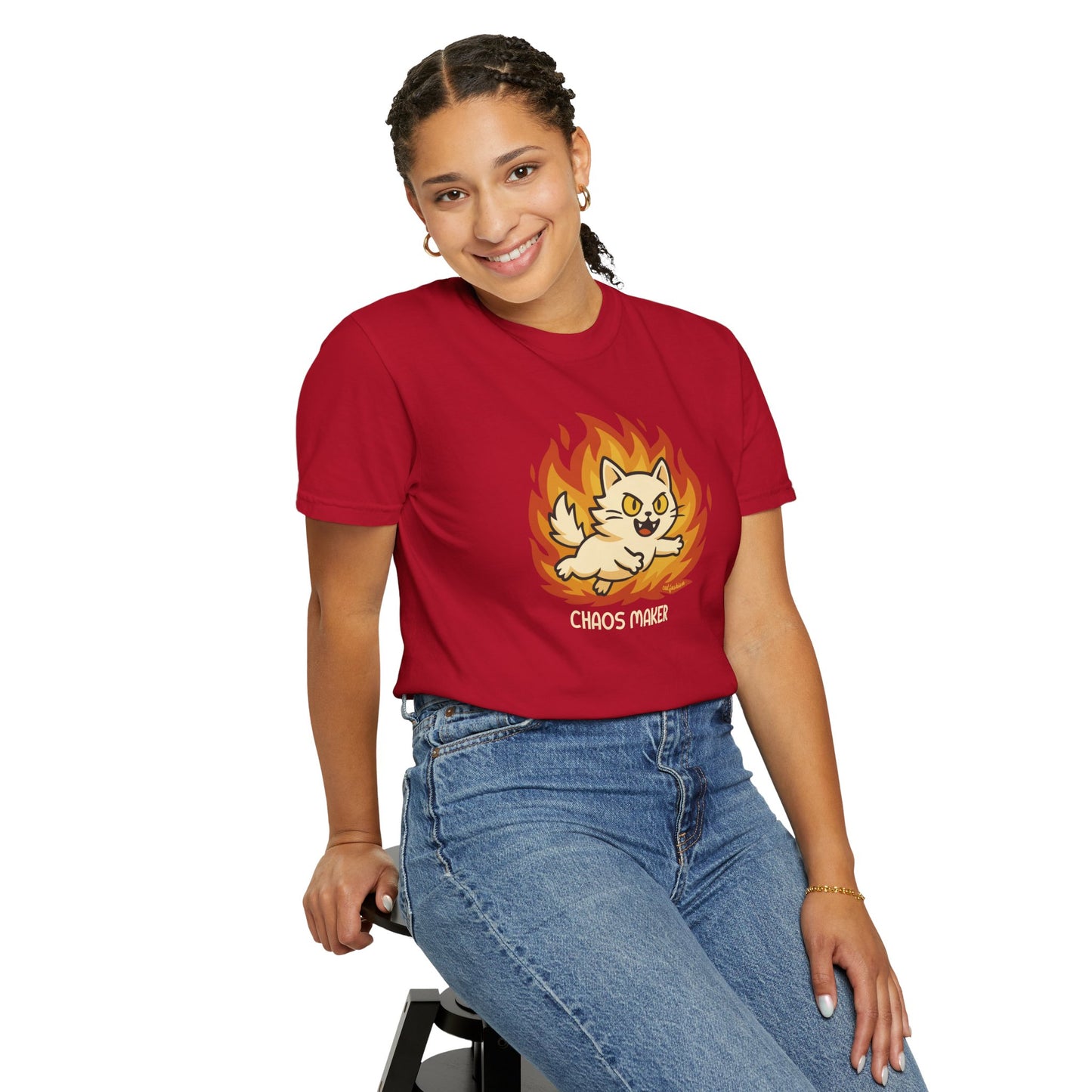 T-Shirt: Chaos Maker – Wild Cat in Flames Graphic Tee – Funny Unisex Shirt for Rebels, Gamers & Agents of Mayhem