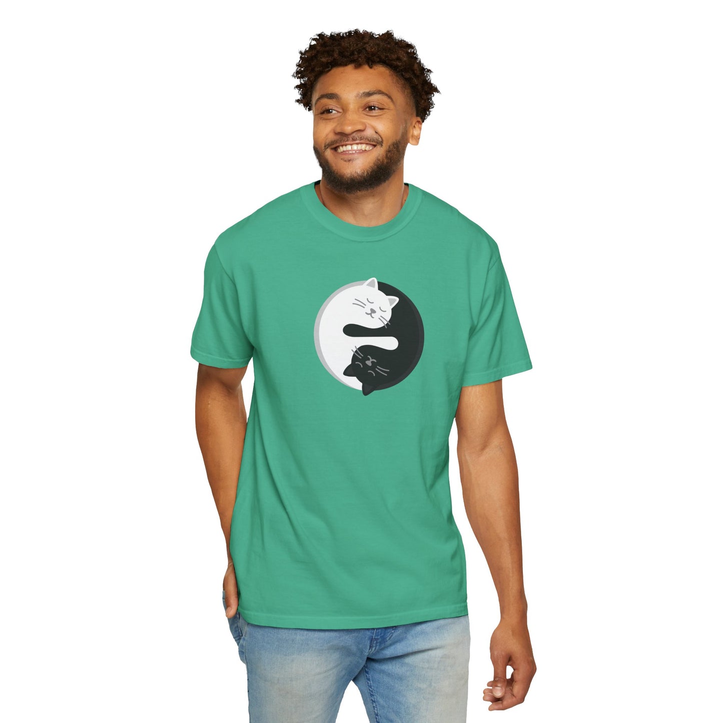 T-Shirt: Yin Yang Cats - Minimalist Zen Kitty Graphic Tee - Cute Black & White Cat Unisex Shirt for Balance and Chill Vibes