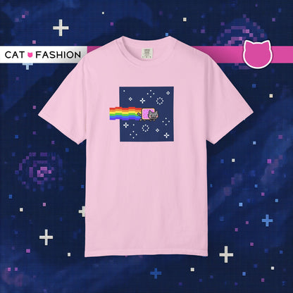 T-Shirt: Nyan Cat Meme - Funny Pixel Pop-Tart Cat in Space with Rainbow Trail - Retro Internet Viral Graphic Tee Unisex