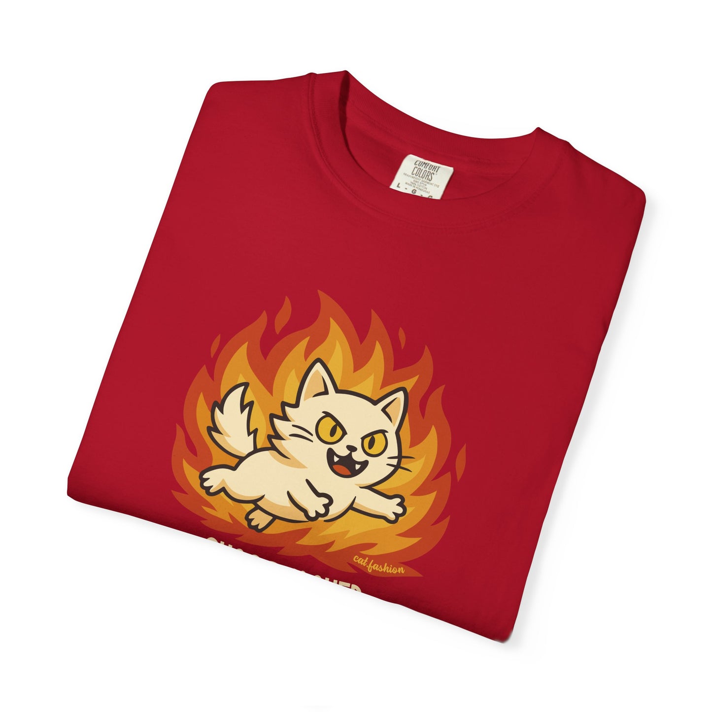 T-Shirt: Chaos Maker – Wild Cat in Flames Graphic Tee – Funny Unisex Shirt for Rebels, Gamers & Agents of Mayhem