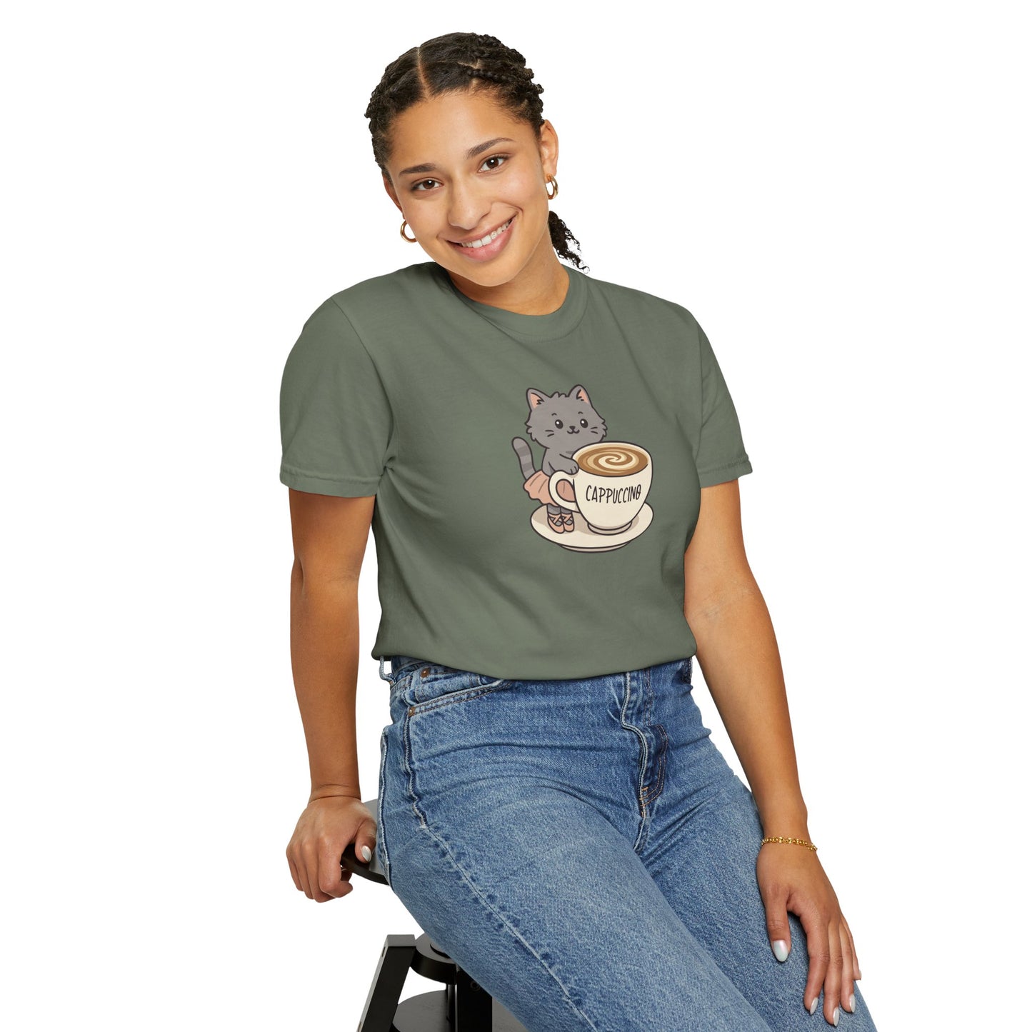 T-Shirt: Ballerina Meow Cappuccino – Cute Cat Ballet Coffee Lover Graphic Tee – Whimsical Unisex Shirt for Cozy Vibes & Caffeine Fans