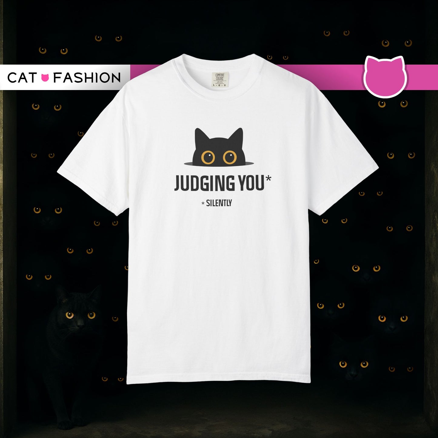 T-Shirt: Judging You. Silently – Funny Black Cat Eyes Graphic Tee – Snarky Unisex Shirt for Introverts & Cat Lovers